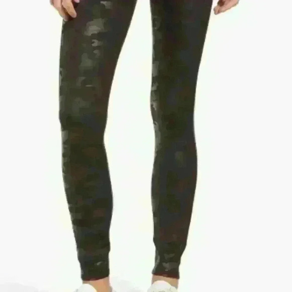 Faux Leather Camo Leggings 3X - SPANX Power Waistband, Sleek & Contoured Fit - Picture 1 of 3